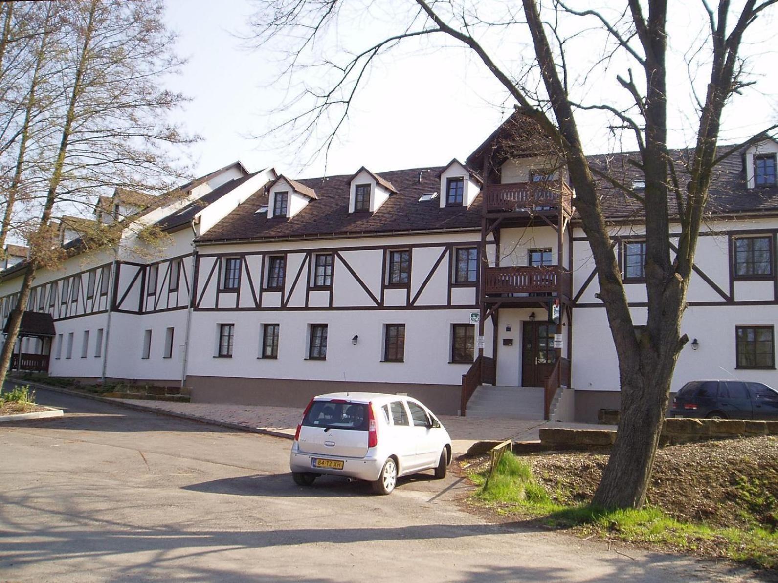 Restaurace a Penzion Česká Hospoda Heřmanice Exterior foto